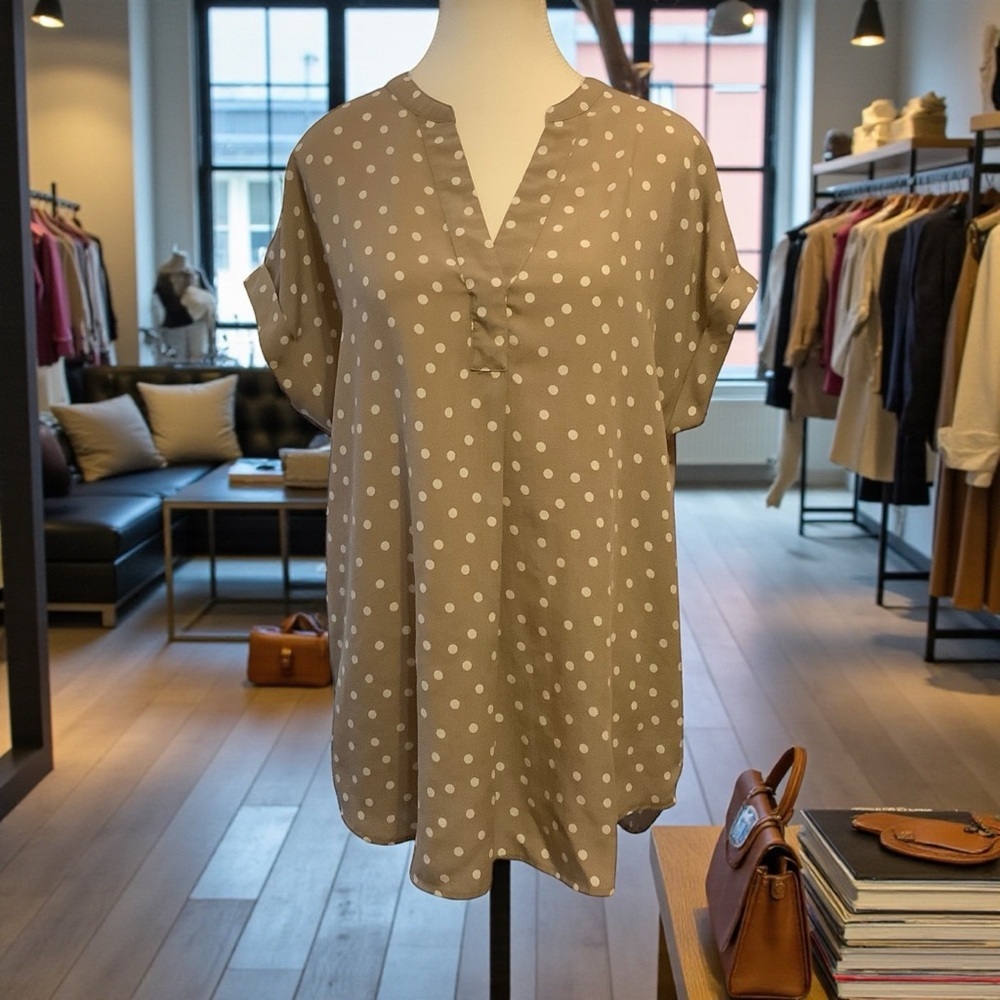 Rachel Roy Tan Polka Dot Split Neck Short Sleeve Blouse/ Size L